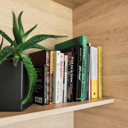 Nomad 27 アパート ボヴェツ