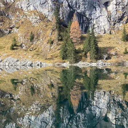 Nomad 27 アパート